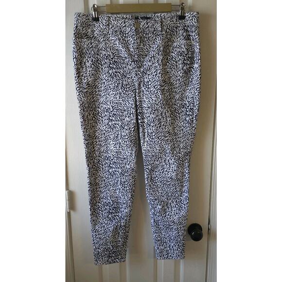 Talbots Crop Jegging Pants Sz 12 Black White Leaf Print Stretch Comfy Chic - Picture 1 of 12